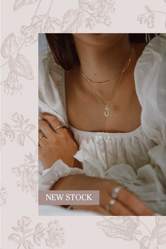 Elegant Jewelry Showcase Ad with Soft Tones